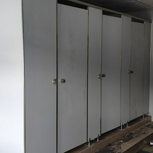 公共衛生間隔斷工人隔斷學生隔斷常規隔斷抗倍特廠價辦公樓隔斷