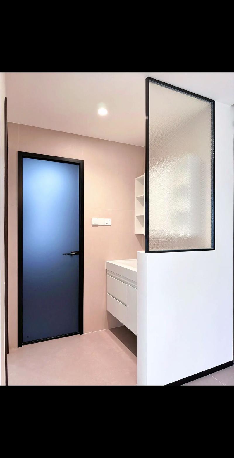 客衛生間半墻設計 美觀、實用與空間感的完美融合